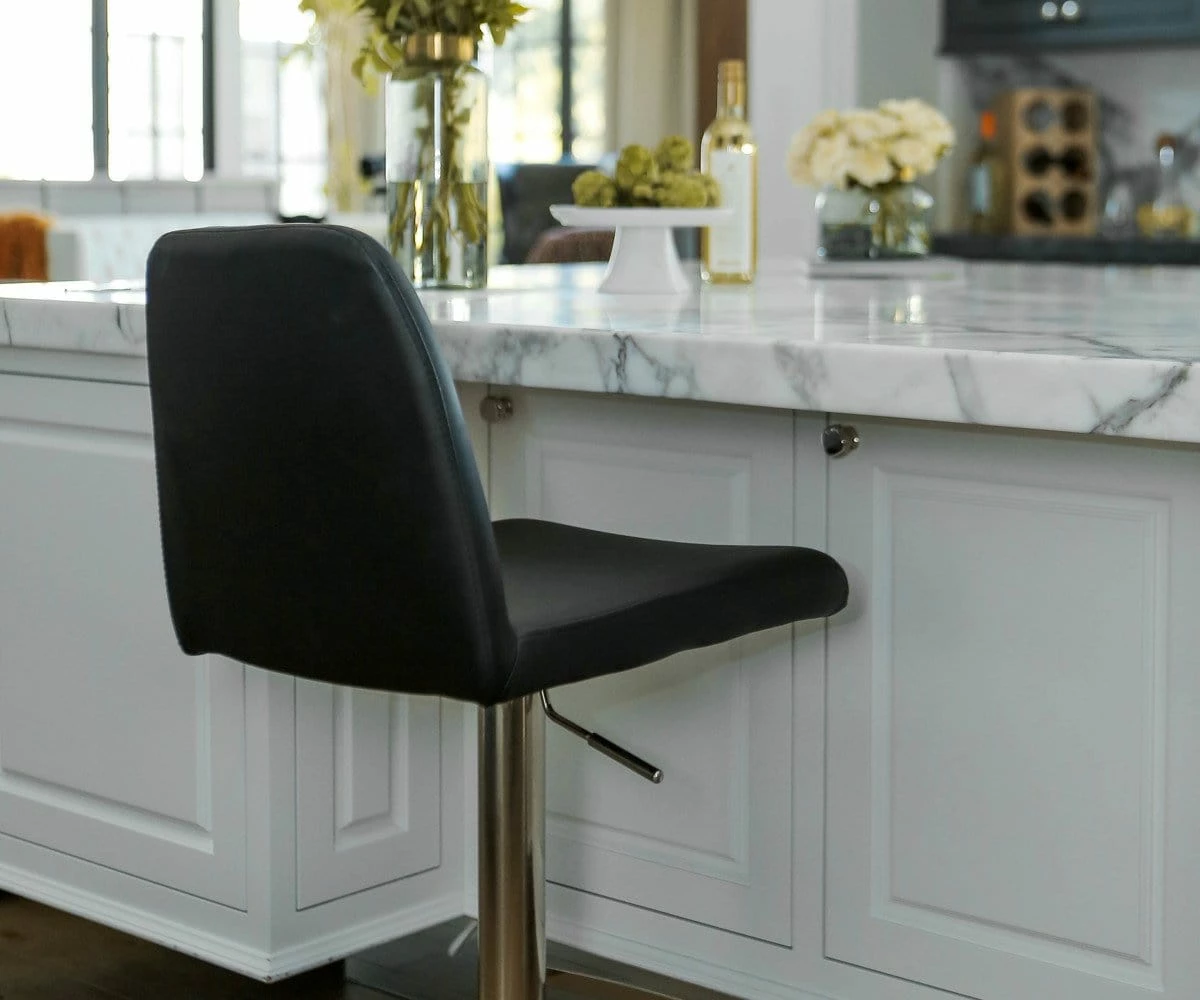 M18 Amagi Adjustable Counter and Bar Stool 2 M18 Amagi Adjustable Counter and Bar Stool - Image 2