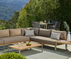 Q05 Stolt Ridge Vases -Dining Room Shop Farino 001 1200x1000 5e063090 263f 4846 9638 49ff294d03a7